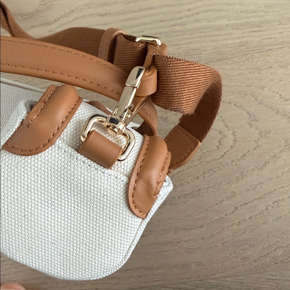 lululemon athletica White and Tan Crossbody Bag with Coin Case - Picture 11 of 12